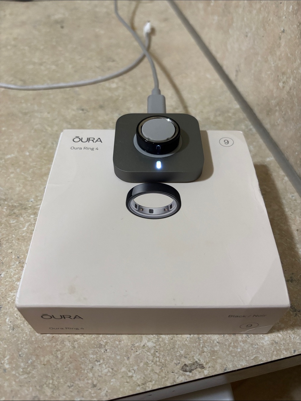 Oura Ring 4 Charger in Dark Gray with Silver Dial